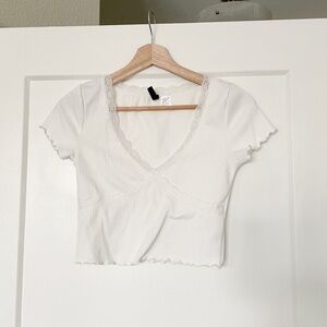 H&M white lace short sleeve crop top
